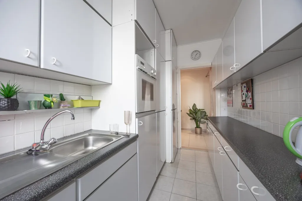 Cuisine - Appartement d'Angle avec Terrasse au Centre d'Ostende