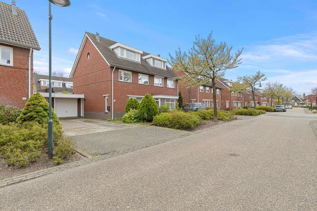 Välivaade - Two-Storey House with Garden in Helmond