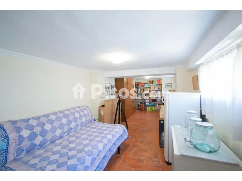 Elutuba - Chalet with Extensive Garden in Nuevo Bulevar