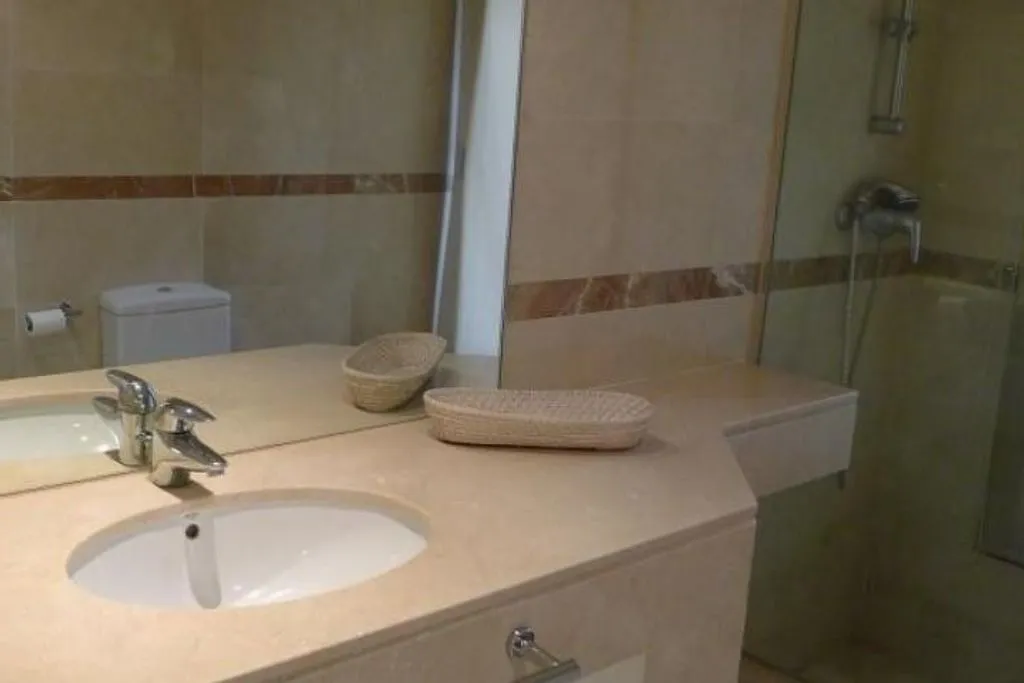 Salles de bain - Beachside Flat with Pool in Marbella