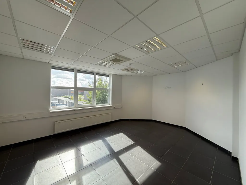 Office - Commercial Space with Warehouse in Desteldonk