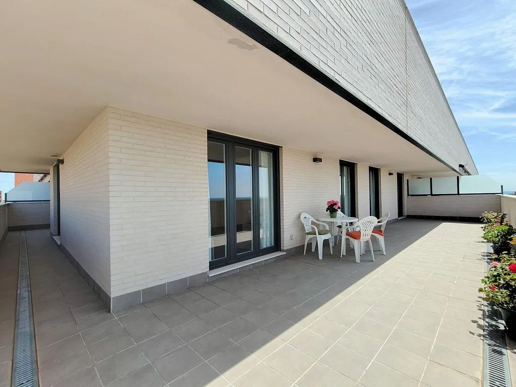 Terrasse - Modern Apartment with Pool in Parquesol
