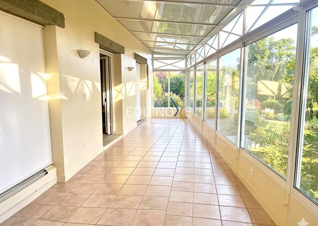 Terrass - 1970s Villa with Garden in Bouaye