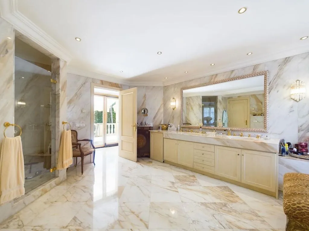 Salles de bain - Luxury Villa with Pool in Nueva Andalucia