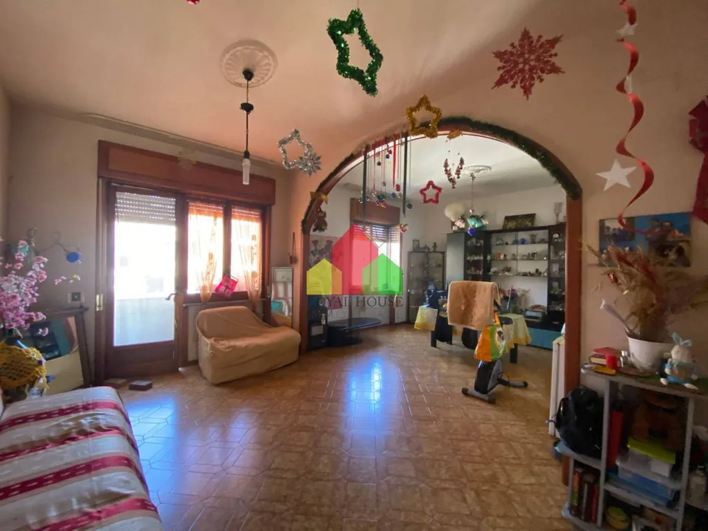 Elutuba - Historic Palazzo with Garden in Marcianise Centre