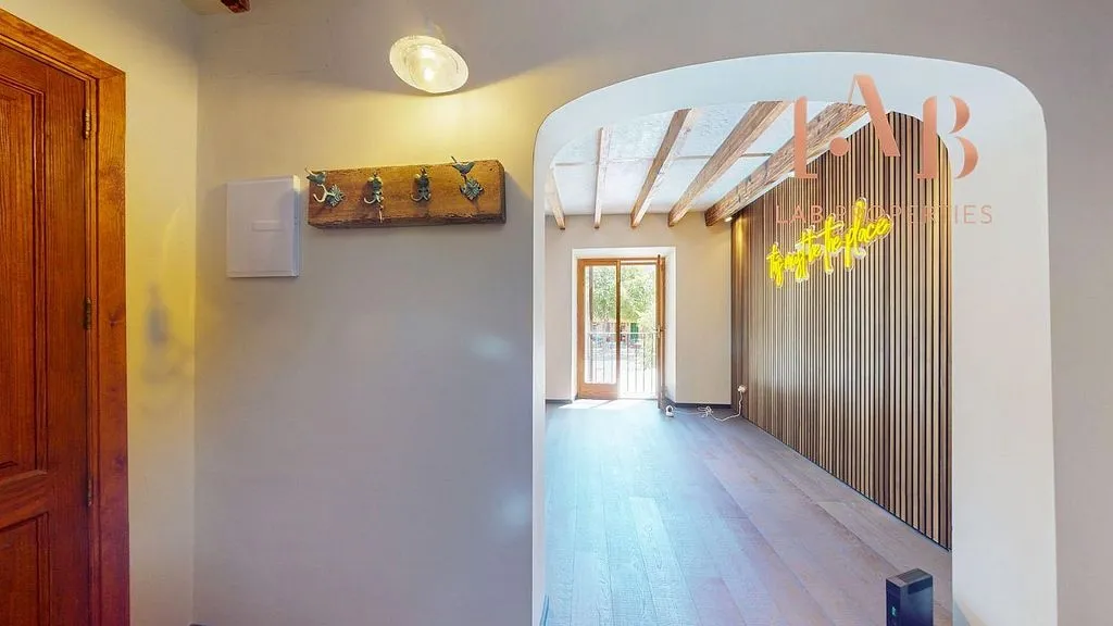 Esik - Apartment with Terrace in Llucmajor Centre