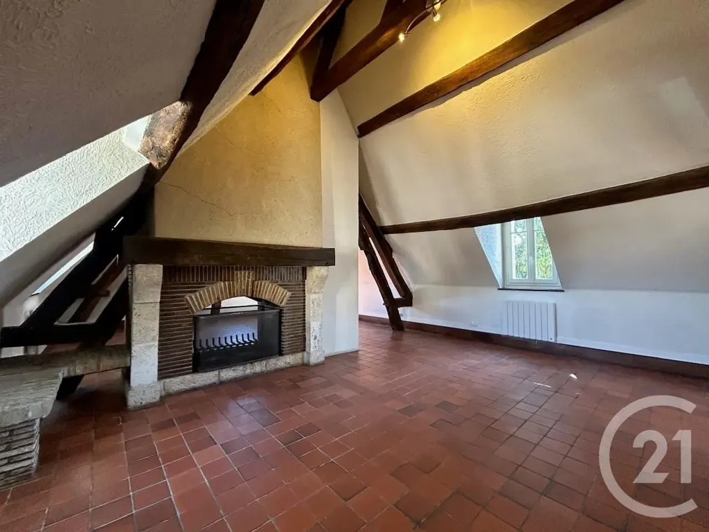 Stanze - Traditional 3-Bedroom Apartment in Chartres