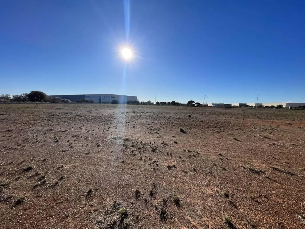 Jardin - Industrial Land Plot in Valls