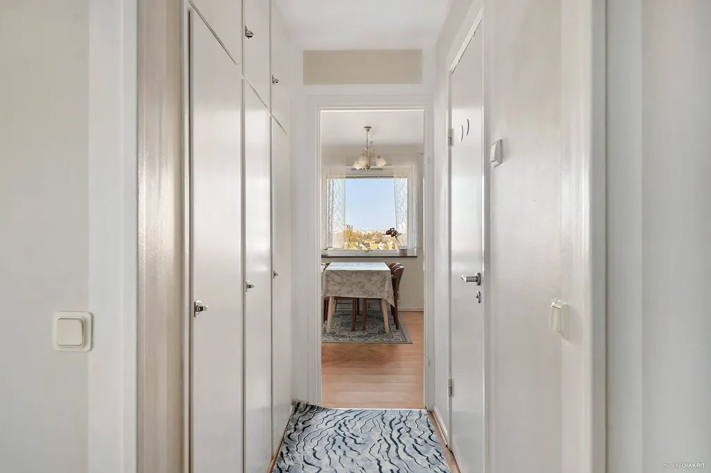 Hallway - Charming Apartment with Balcony in Almhög