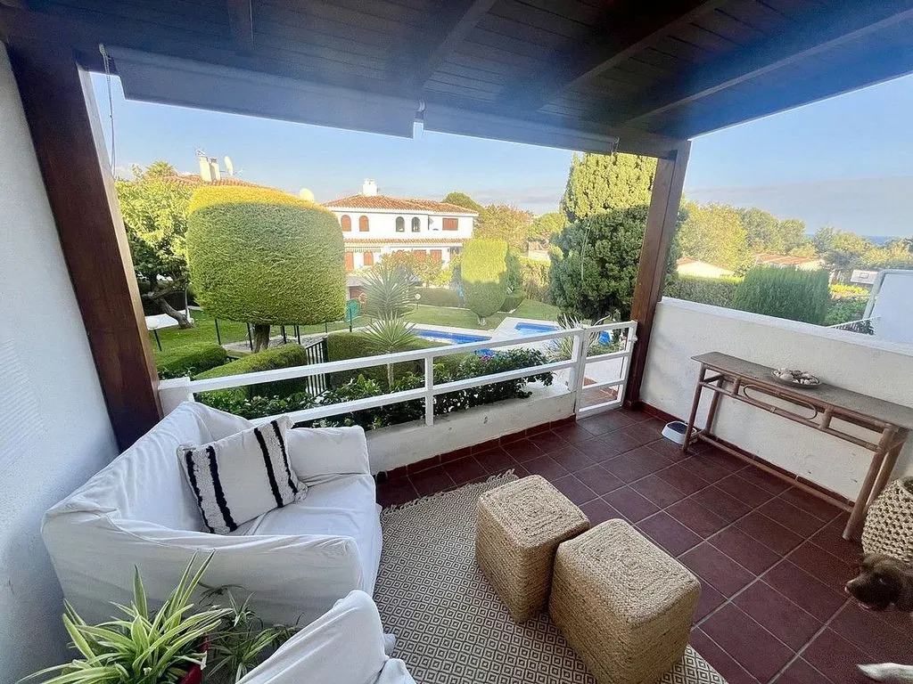 Terrass - Terraced House with Pool in Urban Centre