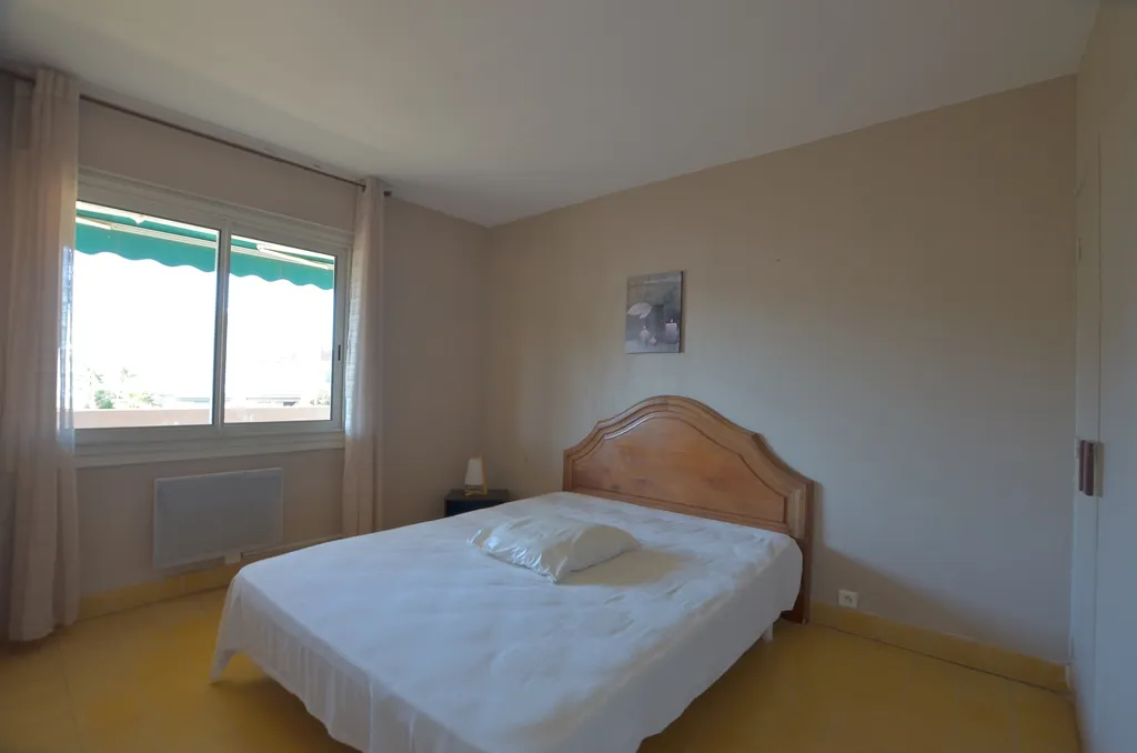 Bedrooms - T3 Apartment with Sea View in Le Grau-du-Roi