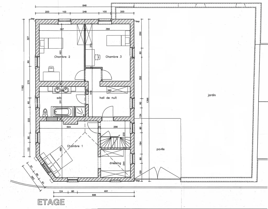 Plan - Maison Rénovée avec Terrasse à Roux-Miroir