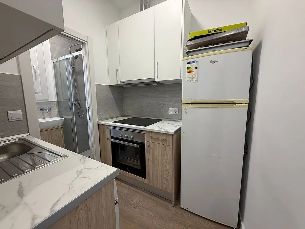 Kitchen - 2-Bedroom Flat in Corrala, Malasaña