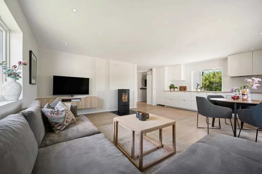 Séjour - Modern Bungalow with Garden in Spikkestad
