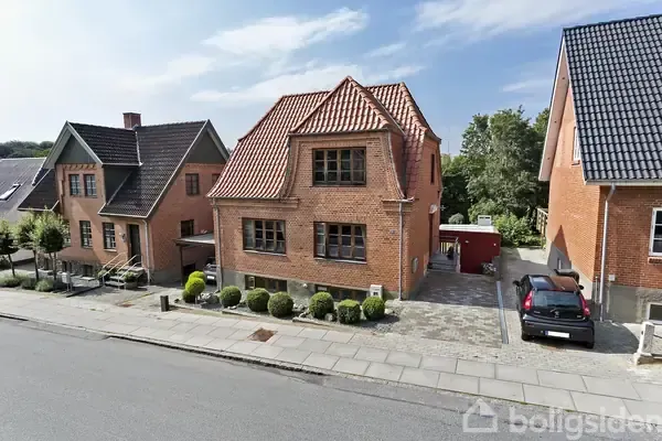 Välivaade - Classical Brick Villa with Garden in Skive
