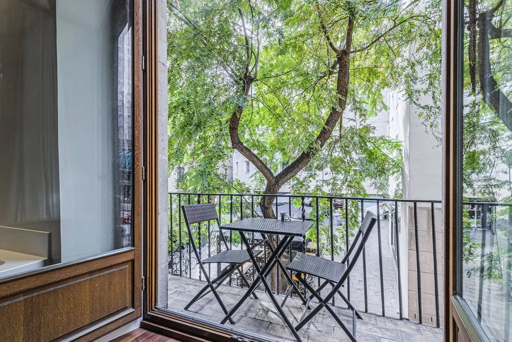 Balcon - Luxury Apartment with Medieval Features in El Born, Barcelona