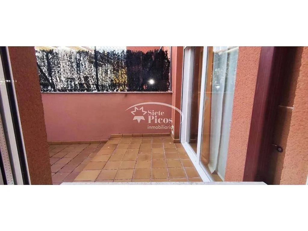 Balcon - 1-Bedroom Apartment with Private Patio in Espirdo