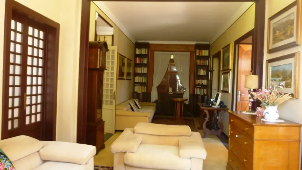 hallway_entrance