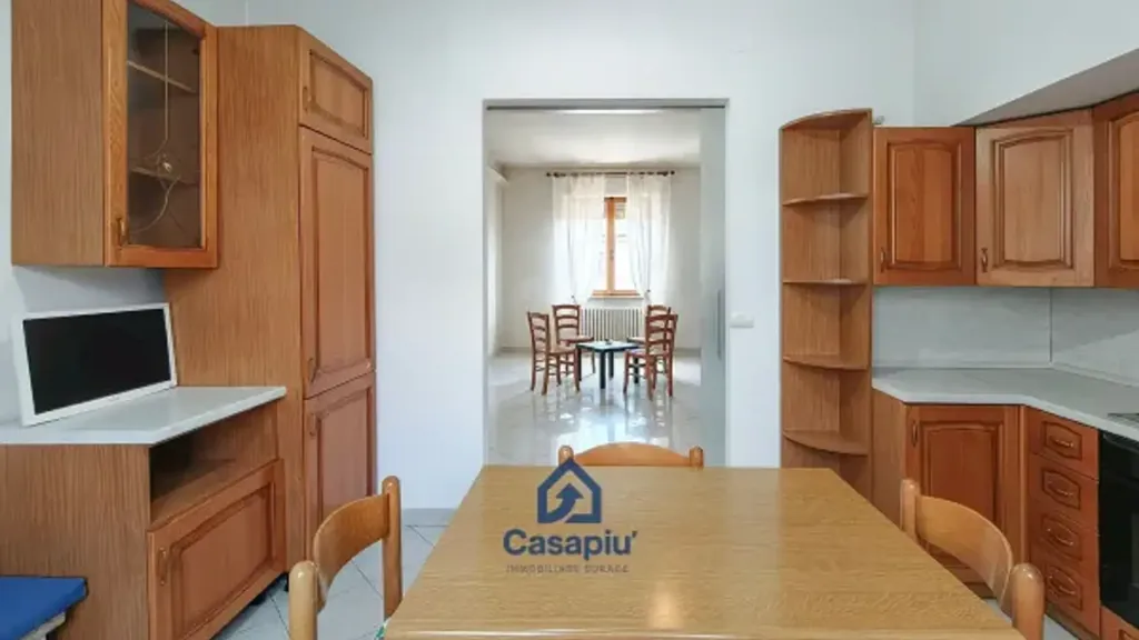 Salle à manger - Bright Apartment with Hillside View in Belforte del Chienti