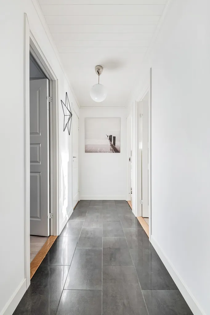 hallway_entrance