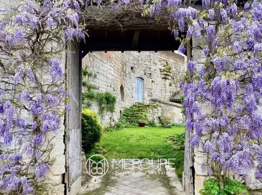 Garden - Château with Panoramic View in Lomagne