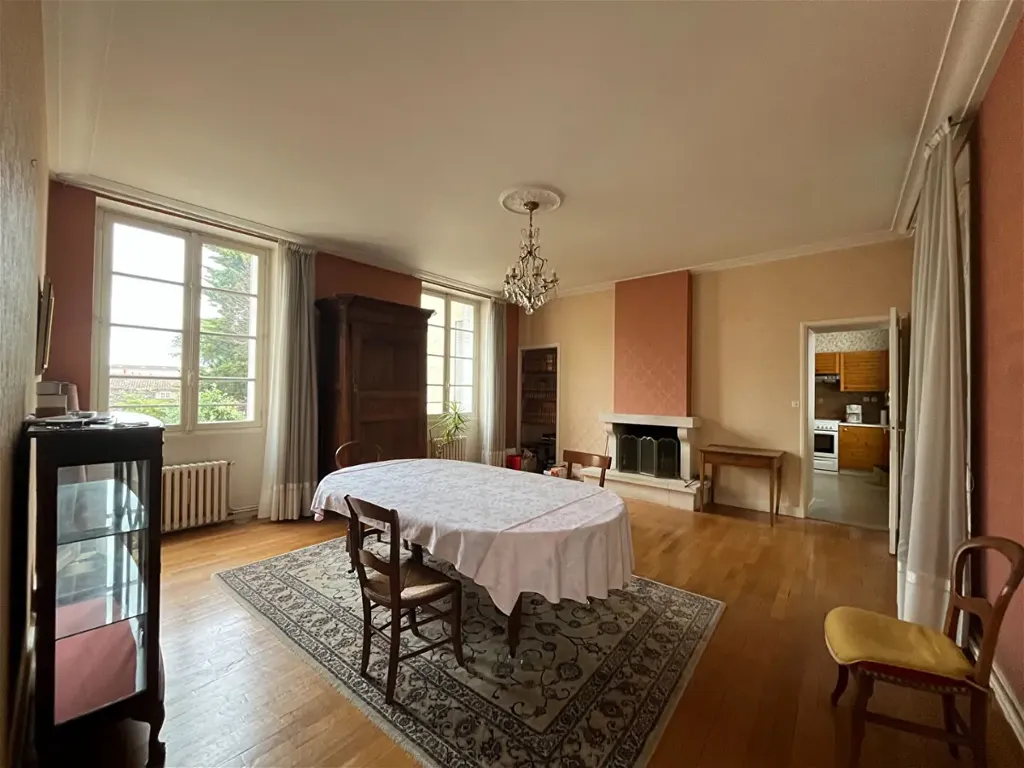 Comedor - 5-Piece Apartment with Garage in Poitiers Centre