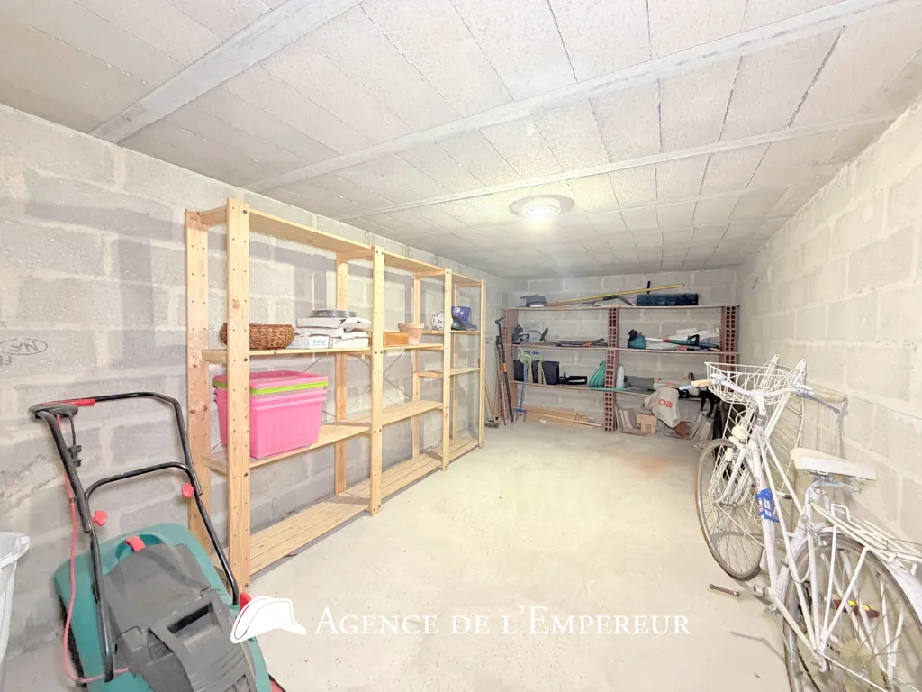 Garage - Maison 7 Pièces avec Jardin à Rueil Malmaison