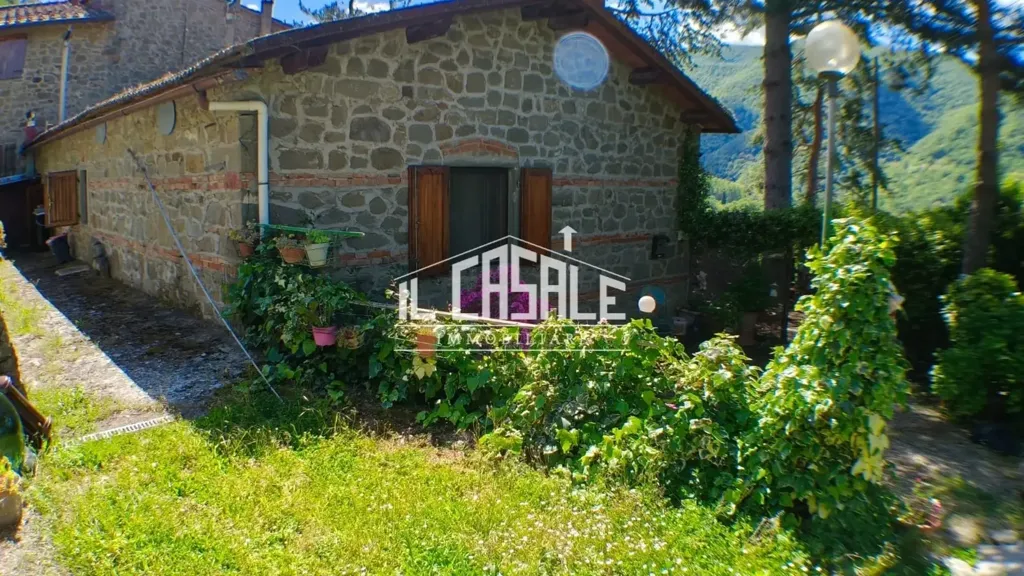 Exterior - Rustic Cottage with Garden in Londa