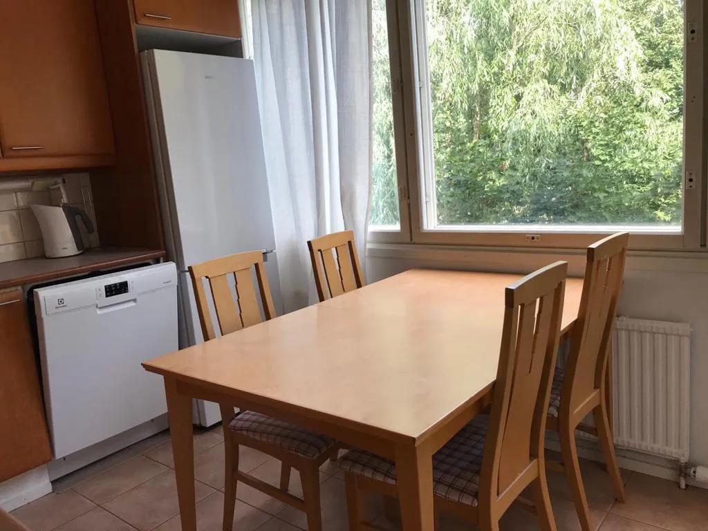 Söögituba - Lockable Room in Women’s Shared Flat, Malmi, Helsinki