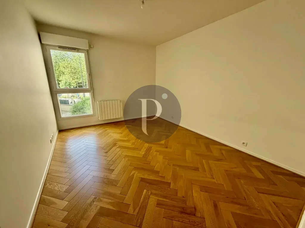 Rooms - Bright 3-Bed Flat with Balcony in Ivry-sur-Seine