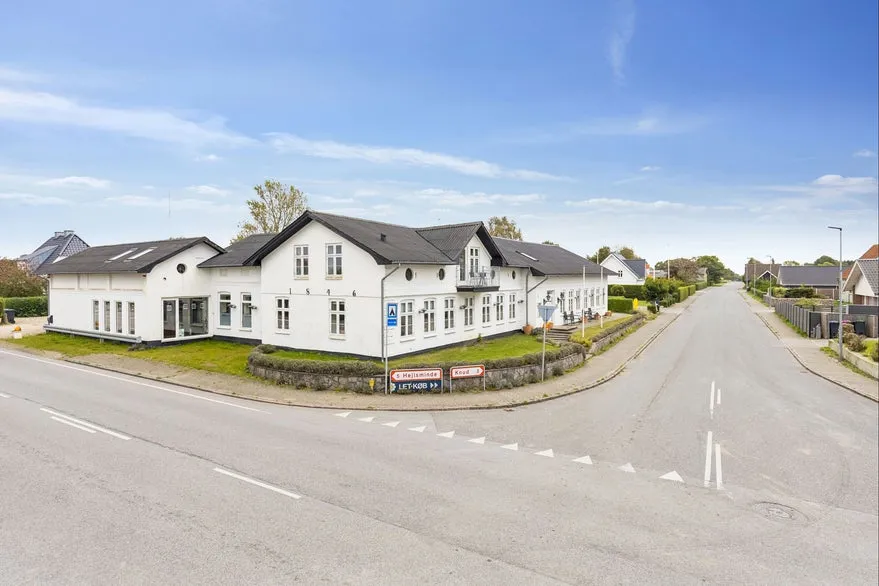 Välivaade - Historic Inn with Event Space in Fjelstrup