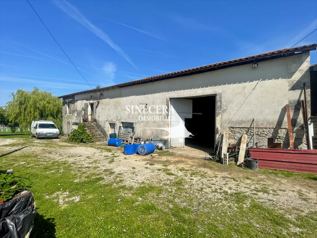 Jardin - Maison de Caractère avec Piscine en Campagne