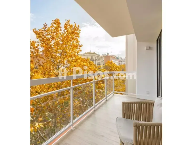 Balcon - Modernised Apartment with Views in Recoletos