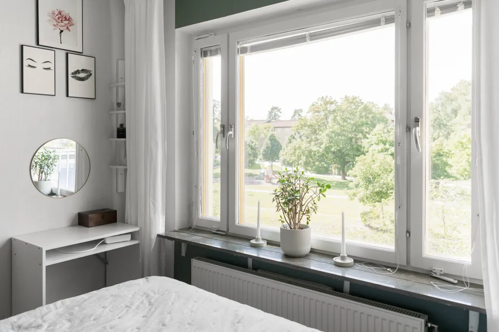 Office - Apartment with Balcony in Hässelby Gård