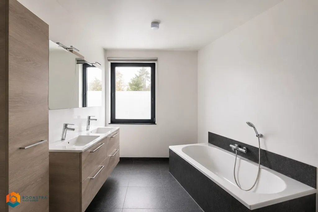 Bathrooms - House with Terrace in Bonheiden