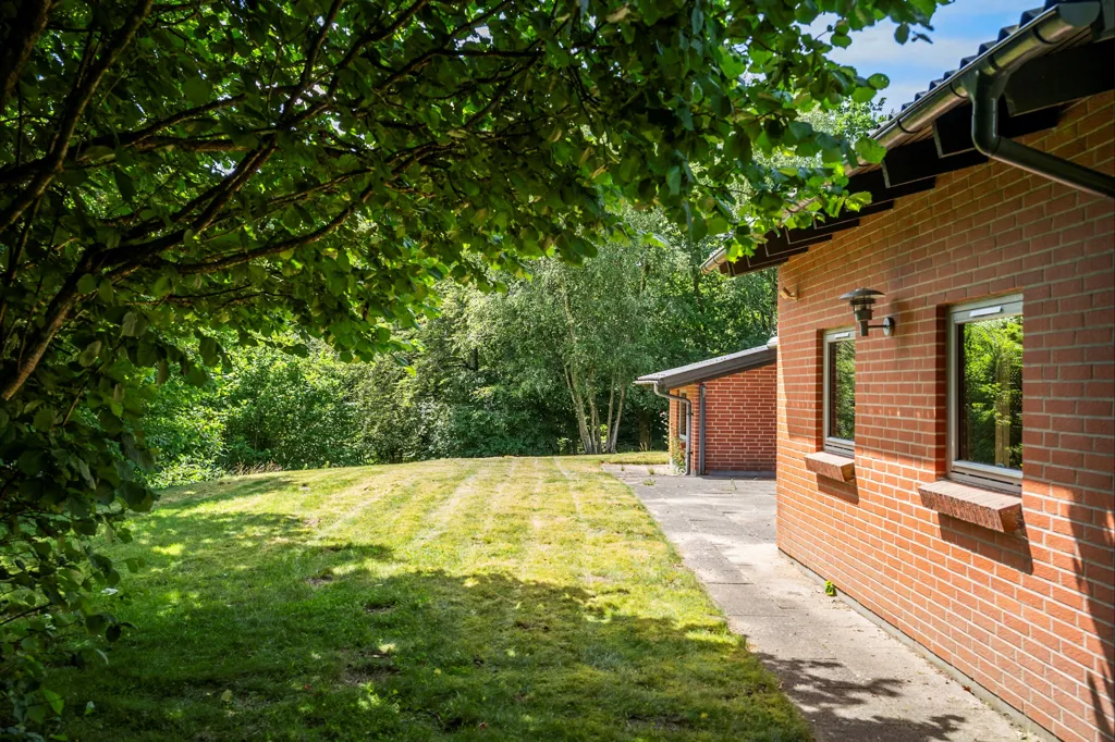 Giardino - Well-Maintained Summerhouse with Garden in Bryrup