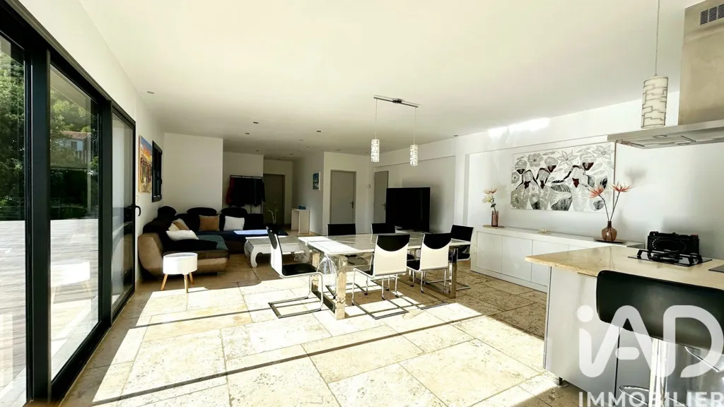 Cuisine - Villa Contemporaine avec Vue Panoramique à Gémenos
