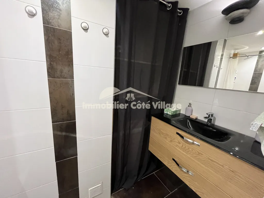 Vannitoad - Furnished Flat on Main Street, Central Location