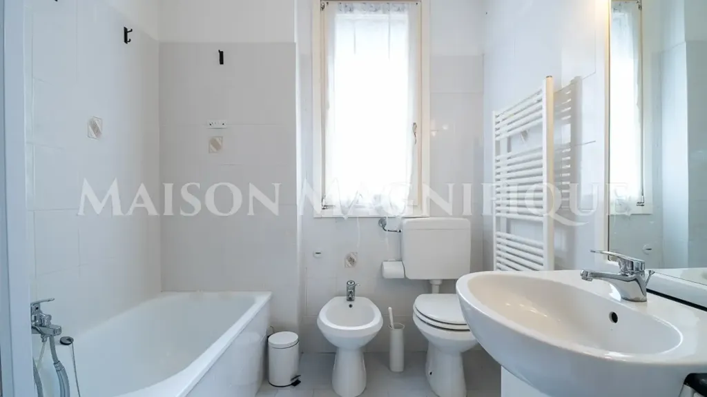 Vannitoad - Third Floor Flat with Lift in Ferrara Centre