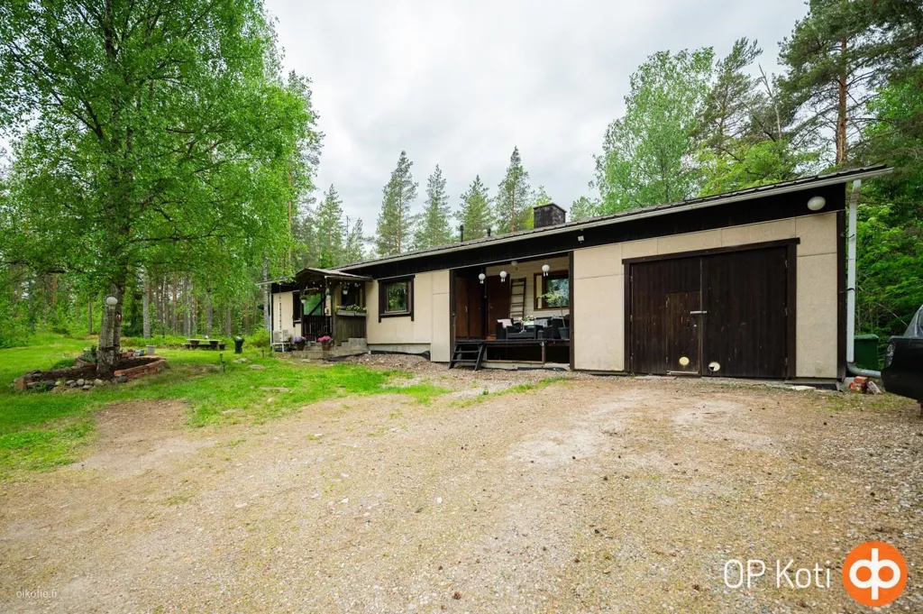 Extérieur - Rustic House with Large Garage in Quiet Area