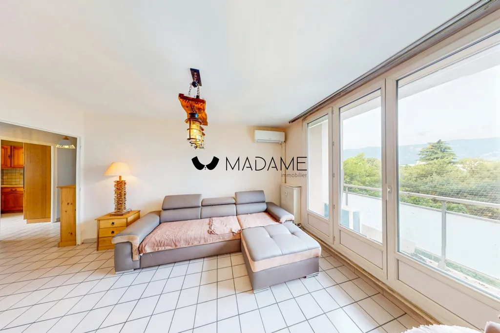 Elutuba - Apartment with Balcony in Saint-Martin-d'Hères