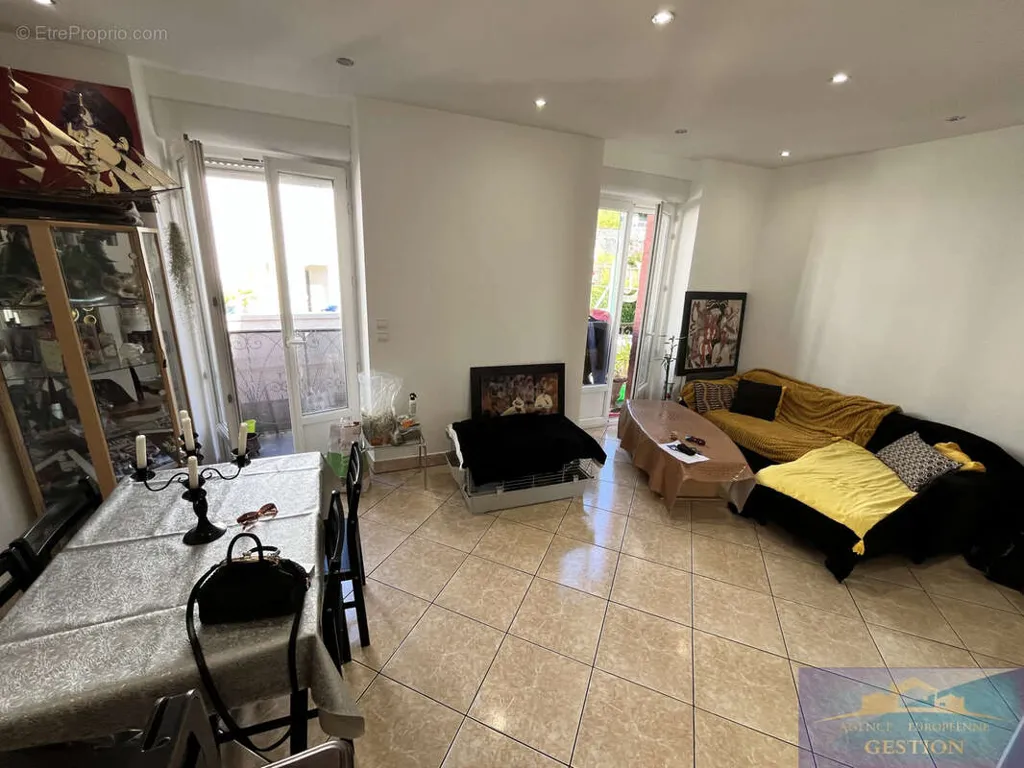 Soggiorno - Duplex Building with Balcony near Sanctuaries