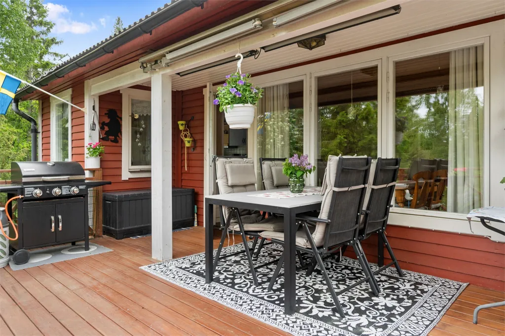 Terrazza - Cottage with Lakeside Access near Mälaren