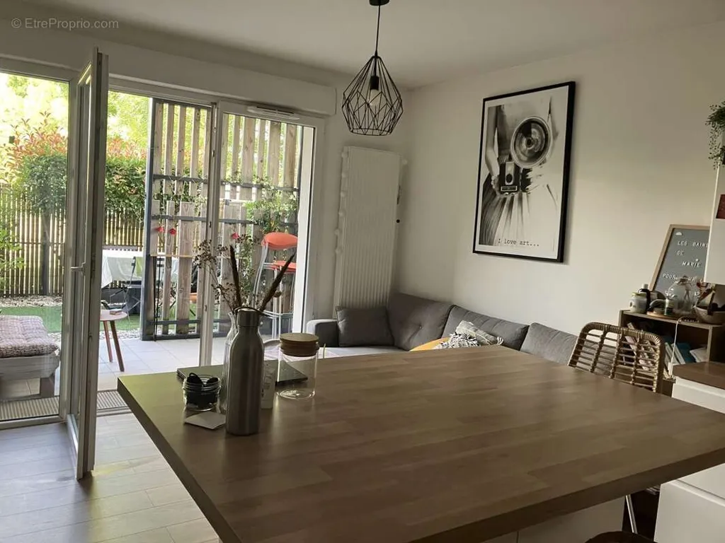 Sala da pranzo - Charming T2 with Balcony in Pessac