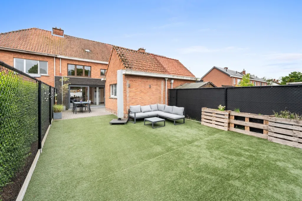 Aed - Move-in Ready Home near Main Roads in Dendermonde