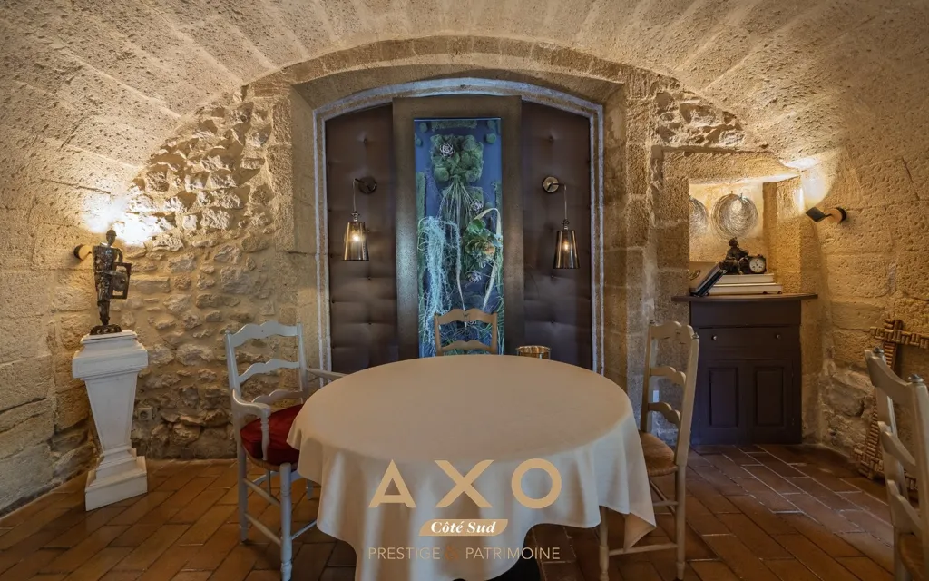 Salle à manger - Ensemble Immobilier d'Hébergement avec Piscine à Collias