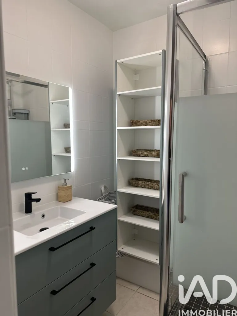 Bathrooms - Meubled Studio with Balcony in Quimper