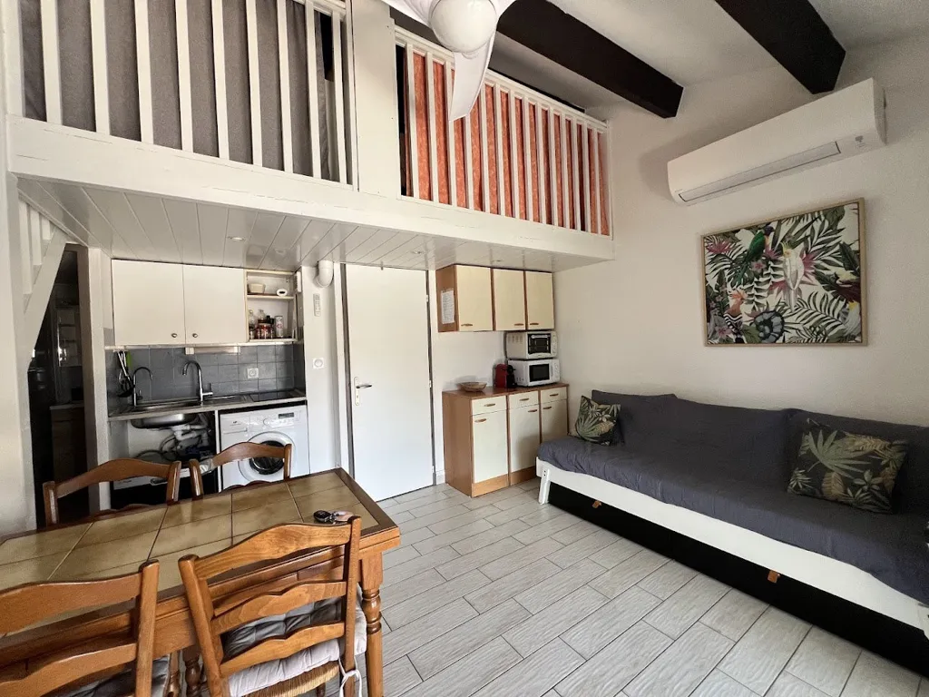 Séjour - Pavillon T2 avec Terrasse et Vue Mer près de la Garrigue