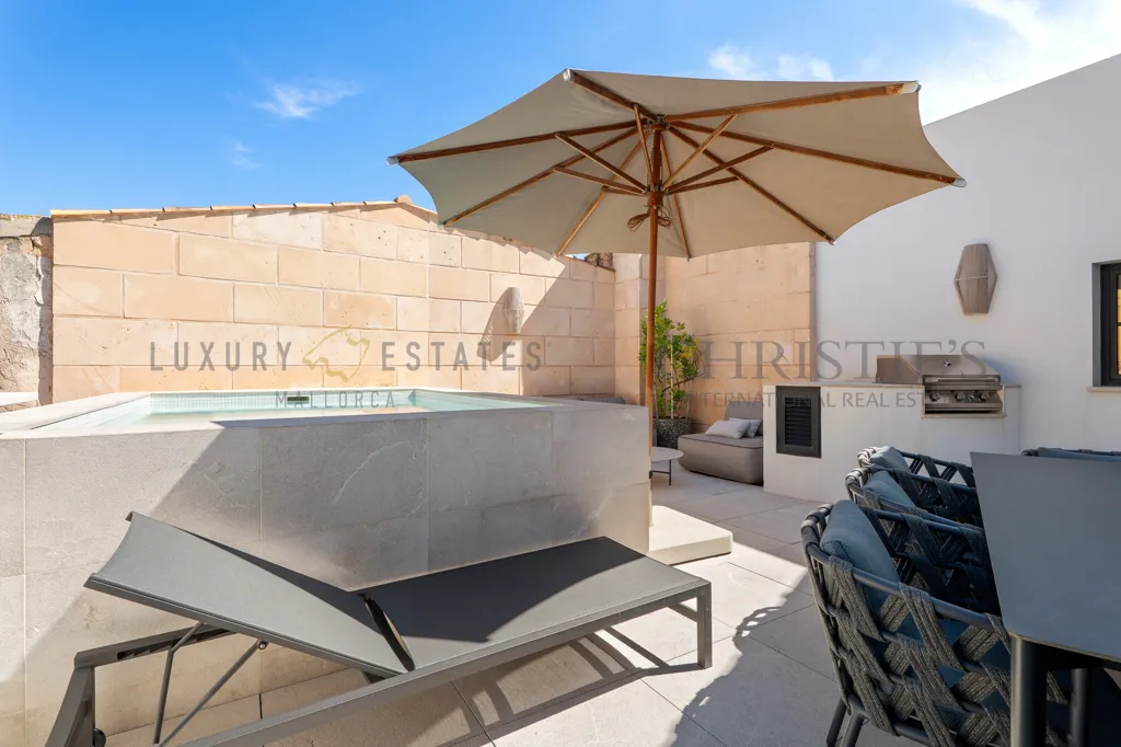 Jardin - Townhouse with Rooftop Pool in Palma