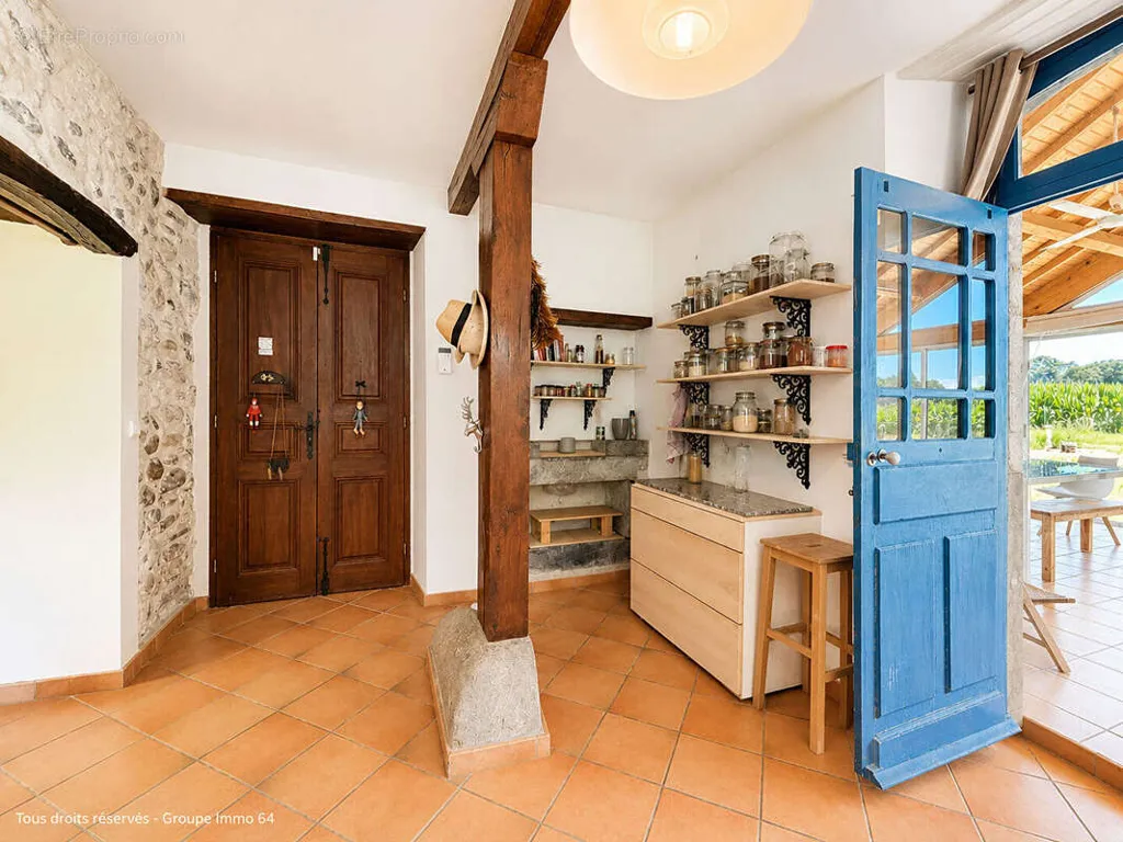 Ingresso - Ancient Farmhouse with Pyrenees View in Pontacq
